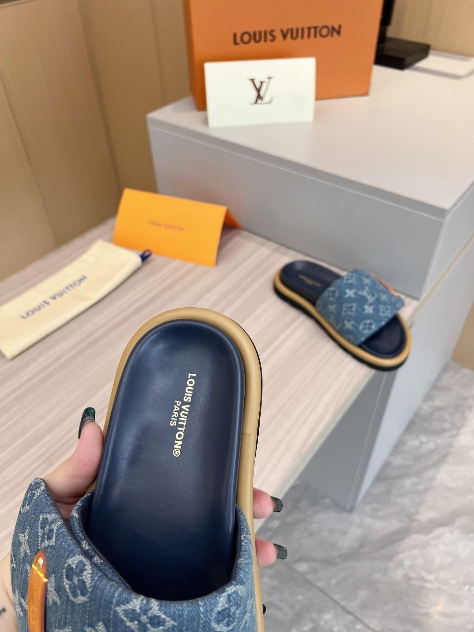 Louis Vuitton Slippers